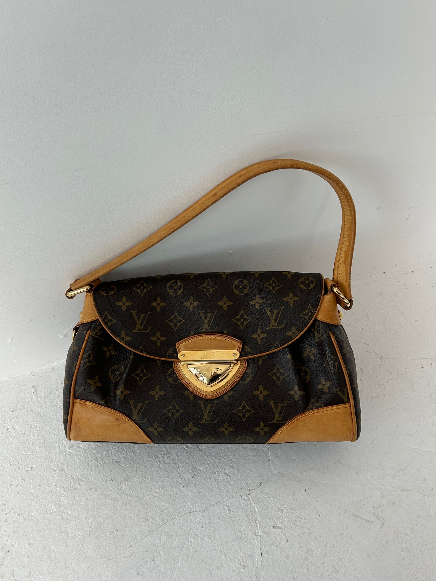 Louis Vuitton Beverly MM Handbag (2008)